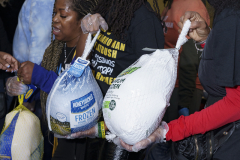 Busta-Rhymes-Day-Turkey-give-way-148