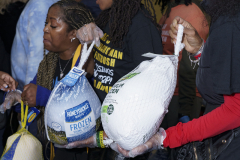 Busta-Rhymes-Day-Turkey-give-way-149