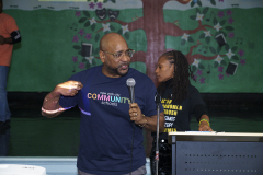 Busta-Rhymes-Day-Turkey-give-way-47