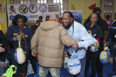 Busta-Rhymes-Day-Turkey-give-way-118