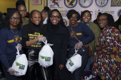 Busta-Rhymes-Day-Turkey-give-way-278