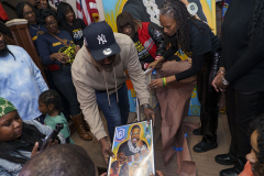 Busta-Rhymes-Day-Turkey-give-way-306