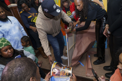 Busta-Rhymes-Day-Turkey-give-way-307